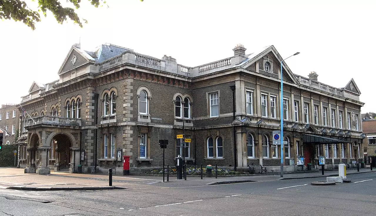 Man and Van - Chiswick Town Hall