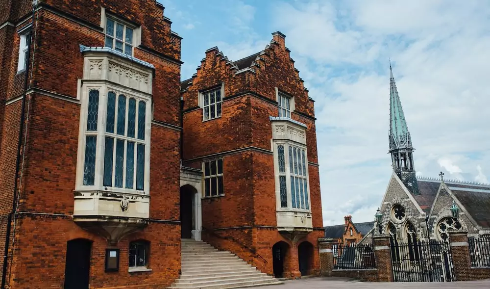 Man and Van - Harrow Old School London - MarioVans Removals Man and Van - Harrow Old School London - MarioVans Removals